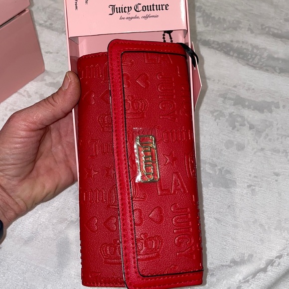 Juicy Couture Handbags - NEW 😍♥️JUICY COUTURE WALLET